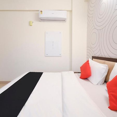 Capital O 70097 Sudha Inn Lucknow Esterno foto