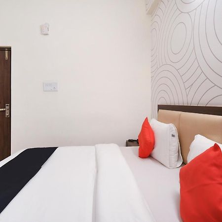 Capital O 70097 Sudha Inn Lucknow Esterno foto